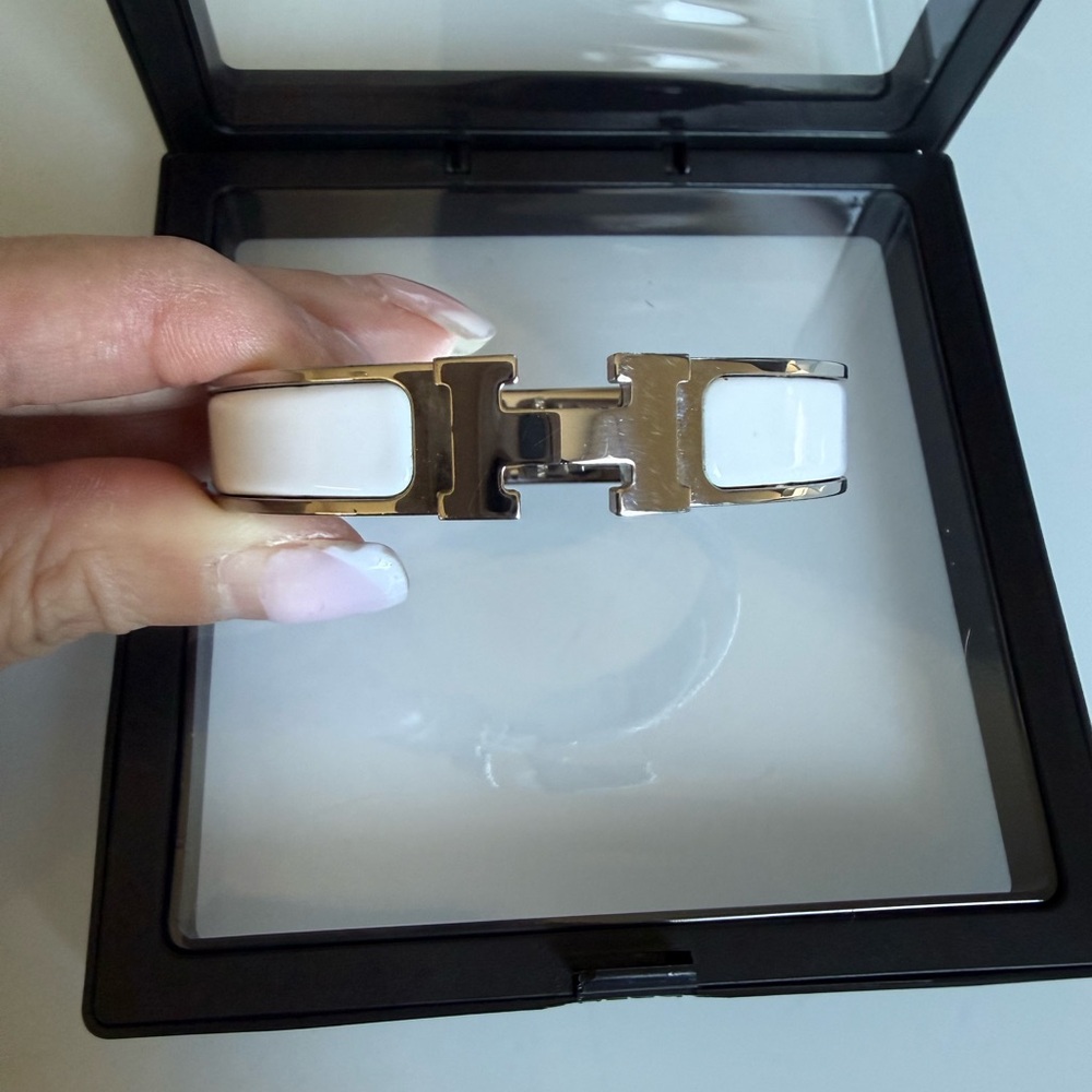 Hermès clic H bracelet.